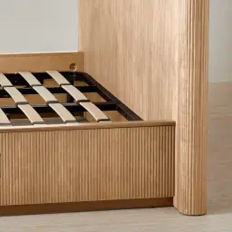 San Pierre Light Brown Ash Veneer Queen Bed